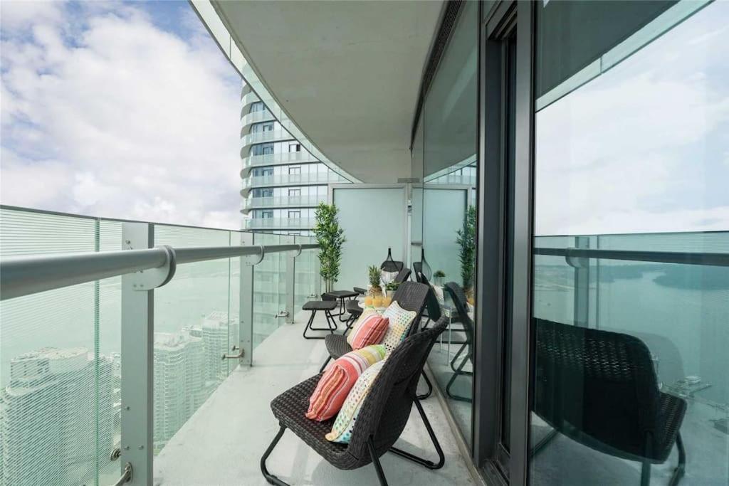 New Superior Lakeview Luxury 3-Bedroom Suite On 48 Floor Toronto Ngoại thất bức ảnh